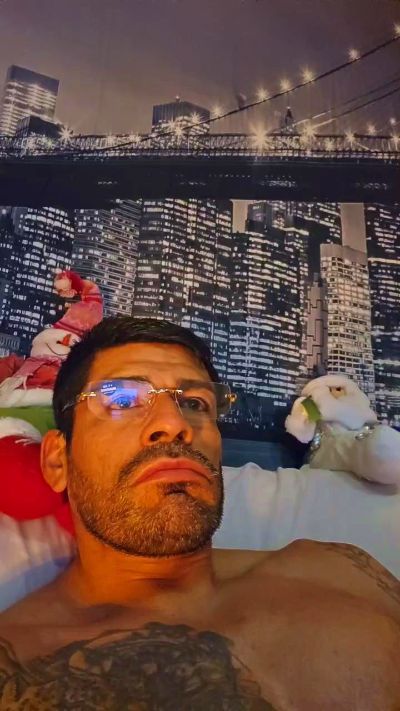 Leonsalvajexxx live from Spain