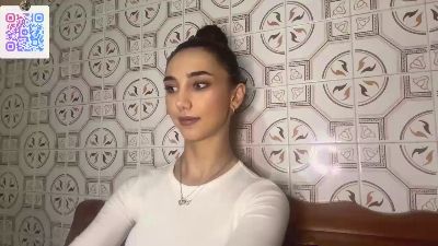 LexieVaka live from France