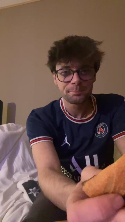 Leylooo66000 live from France