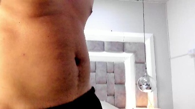 LiamSaenz live from Colombia