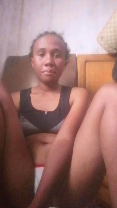 Lilly_cruz live from Madagascar