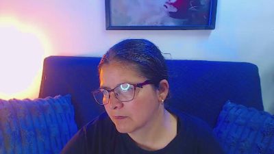 Linda_banks_ live from United States