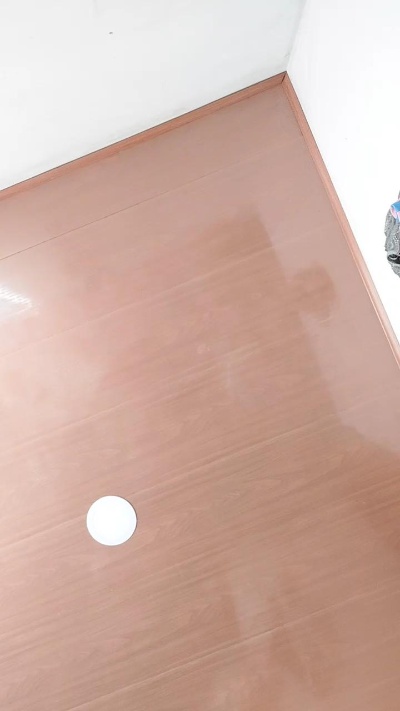 LolaMedea live from Colombia