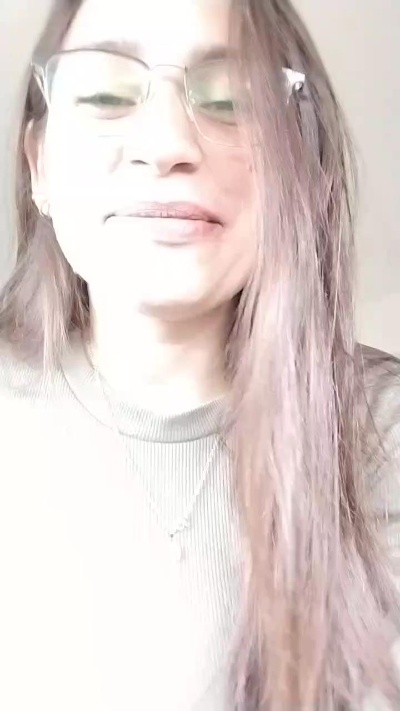 LolatuMiel live from Argentina