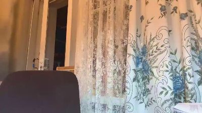 LonaDahline live from United States