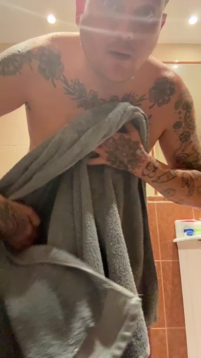 LordEnzo69 live from Spain