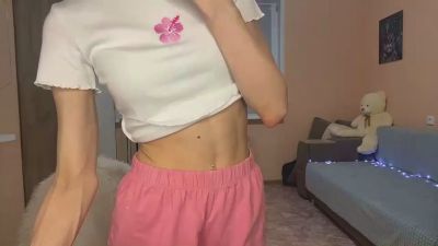 LorraineQueal live from France