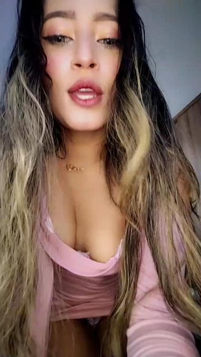 Louisa_suzett2 live from France