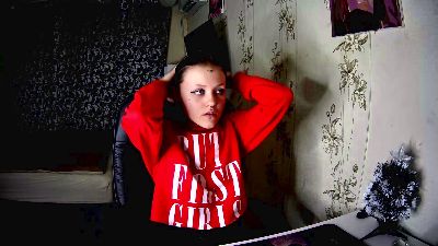 LouveniaGelder live from France