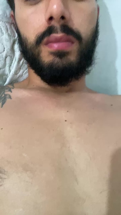 Luannovin25 live from Brazil