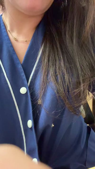 Lucie4422 live from France