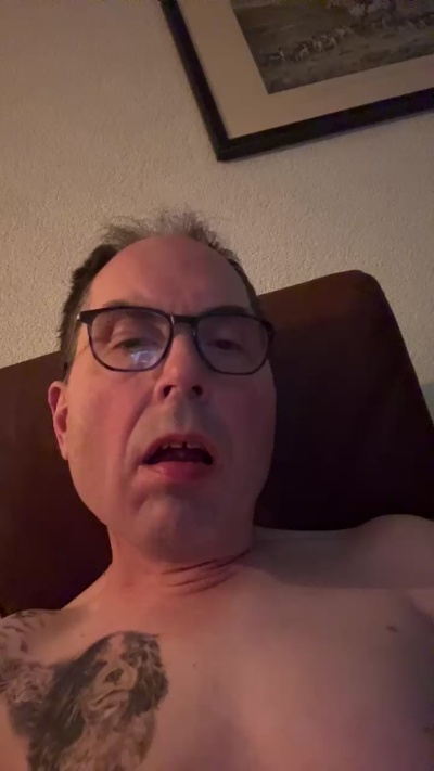 Lul1974 live from Netherlands