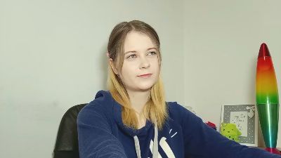 LydiaHoney live from Germany