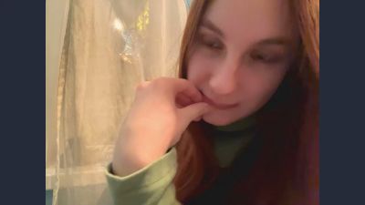 MarianaFeuer live from United States