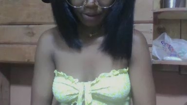 Melaniesu live from Madagascar