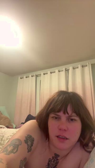 Melissaisneat live from United States