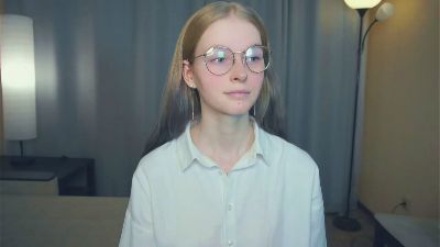 MertieAlie live from France