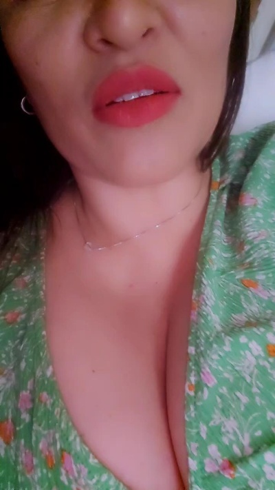 MexicanaMilf live from Chile