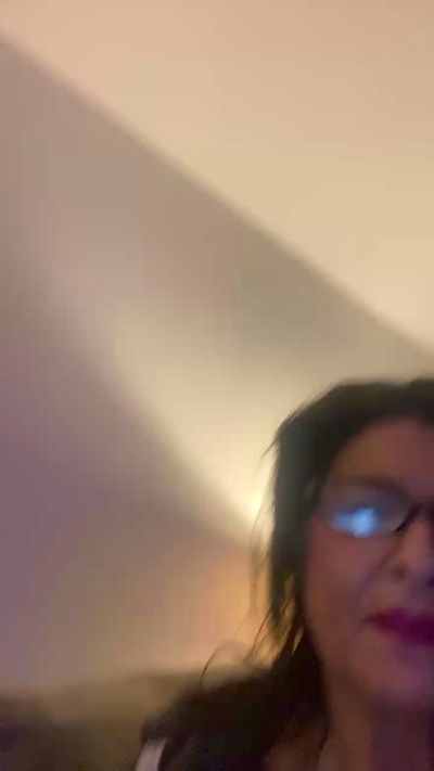 Miabella74 live from United States