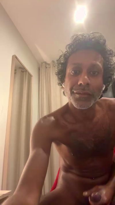 Michael860404 live from Sweden