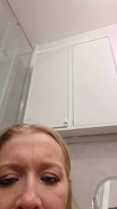 Michelina87 live from Italy