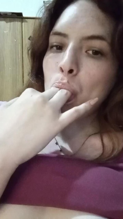 Michellaaxxx live from Argentina