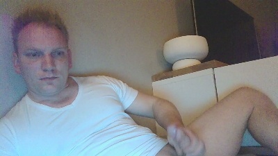 Mickxll live from Netherlands