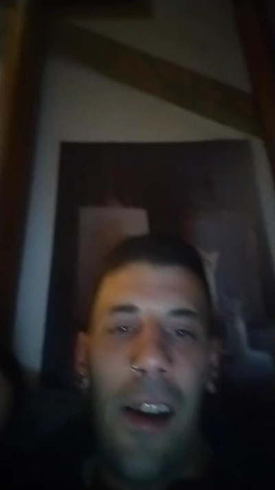 Mikeel27 live from Spain