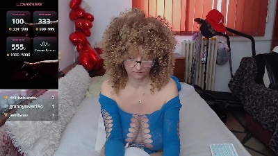 MilfDolores live from United Kingdom