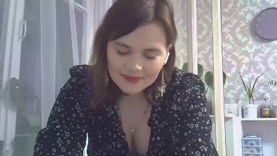 MillicentDecos live from United States