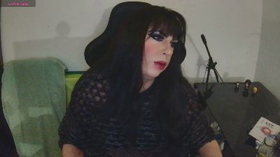 MissNadiaX06 live from France