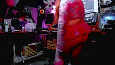 MollyLuXdrsser live from Canada