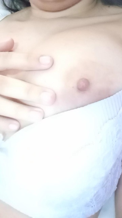 Monse65 live from Spain