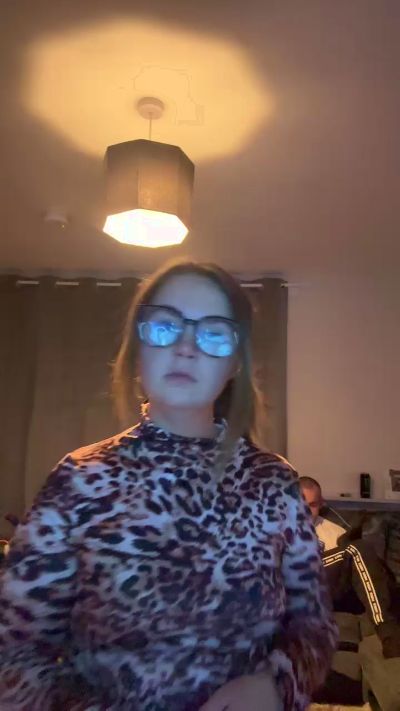 Morgymoo live from United Kingdom