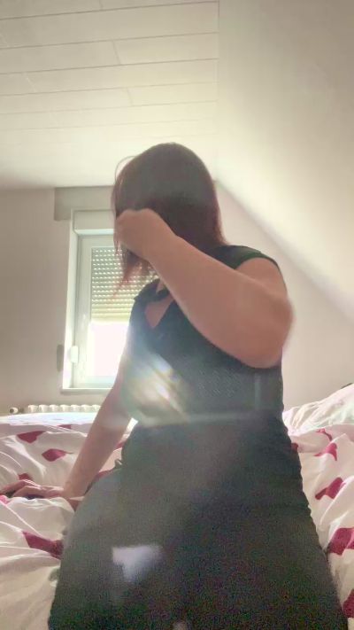 Nadine1990 live from Germany