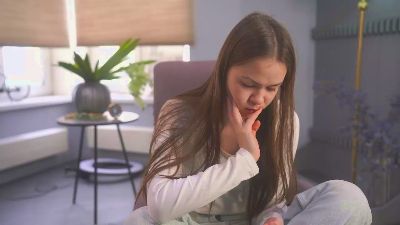 NakiaMconnell live from France