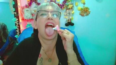 NathalyEva live from Colombia