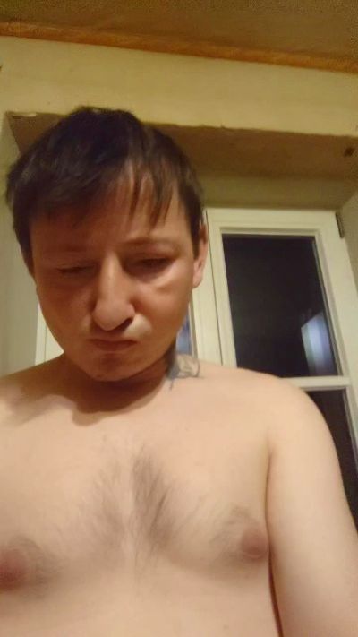 NicNicson82 live from Germany