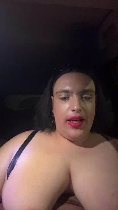 Nina22xxxx live from Italy