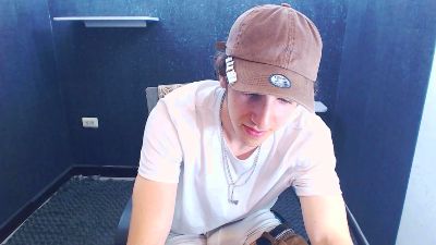 Noah_Sokolov live from Colombia