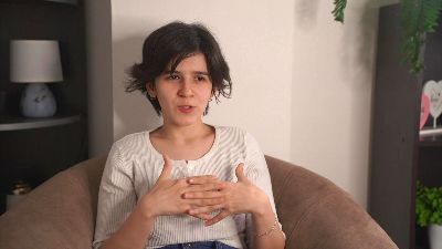 NydiaEkin live from France