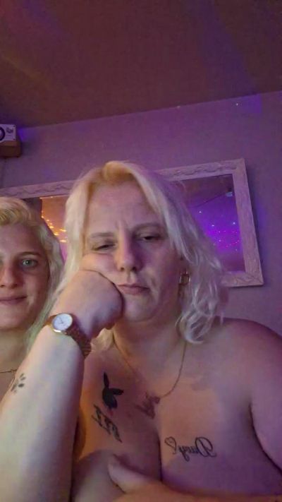 PamelaDaisy1987 live from Netherlands