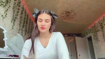 PaulineShaikh live from United States