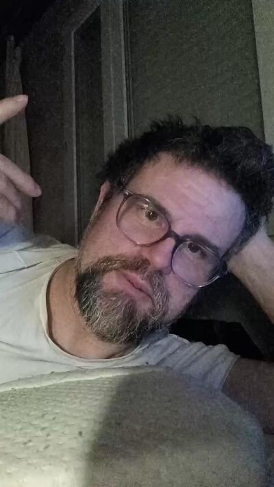 PereFourass live from France