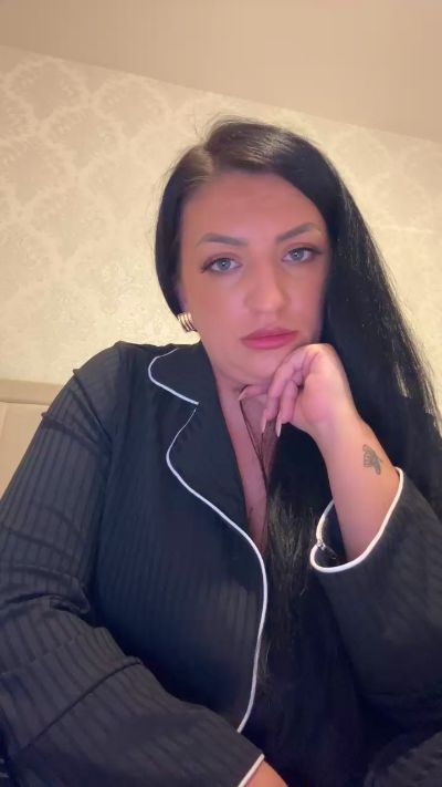 Petiteniki live from United Kingdom