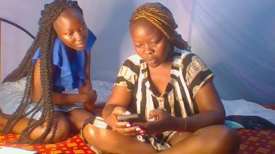 Pussy_lipss live from Kenya