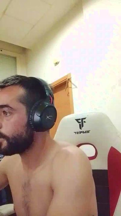 Qnkboy live from Spain