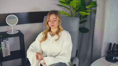 ReginiaEscober live from United States