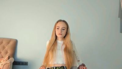 ReinaUrtiaga live from United States