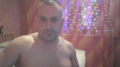 RobeeDee1982 live from Hungary